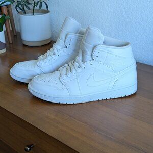 AUTHENTIC Jordan 1 Mid Triple White